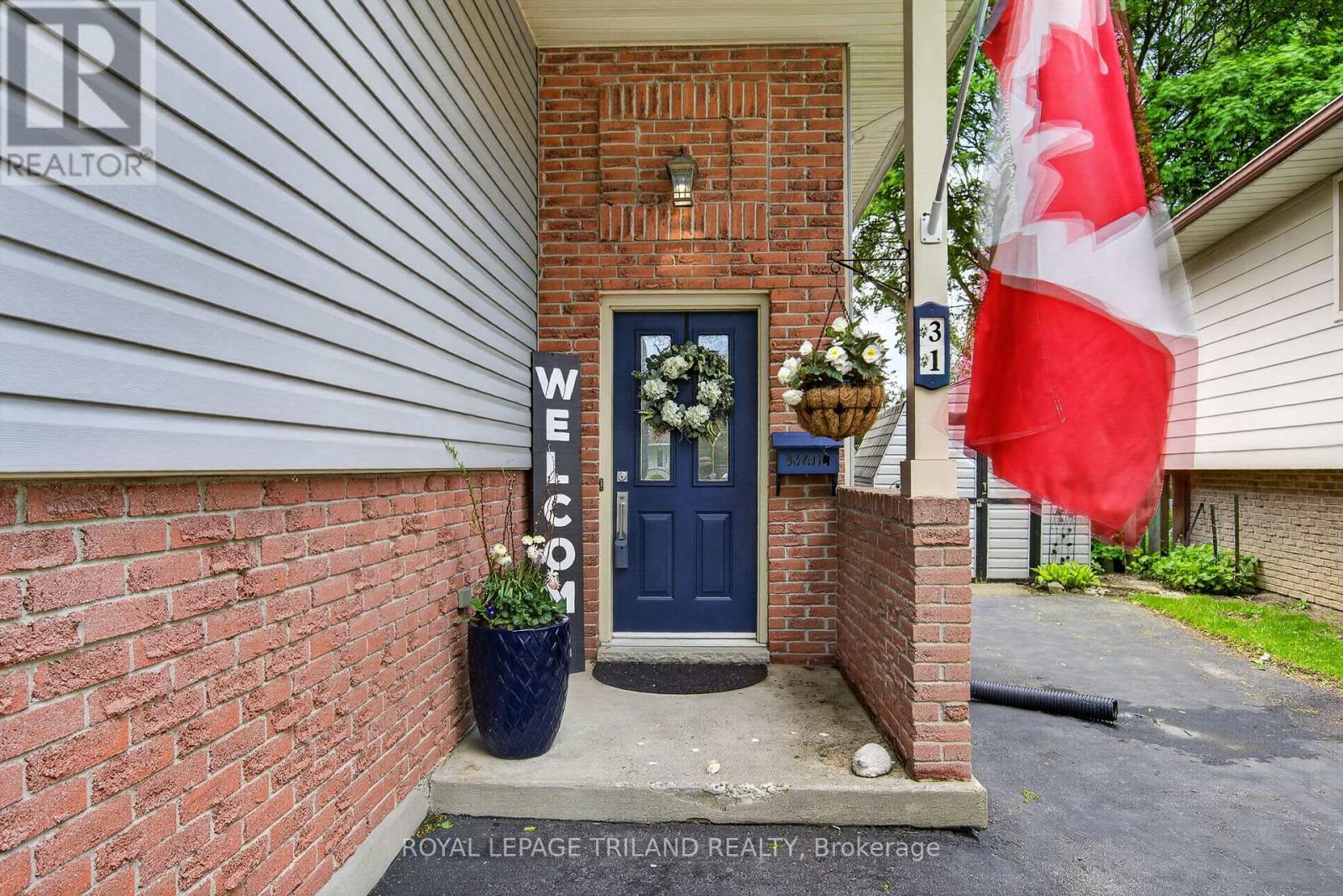 31 BEECHBANK CRESCENT