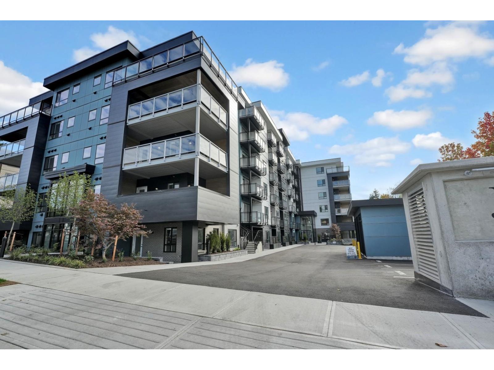 100 33886 PINE STREET