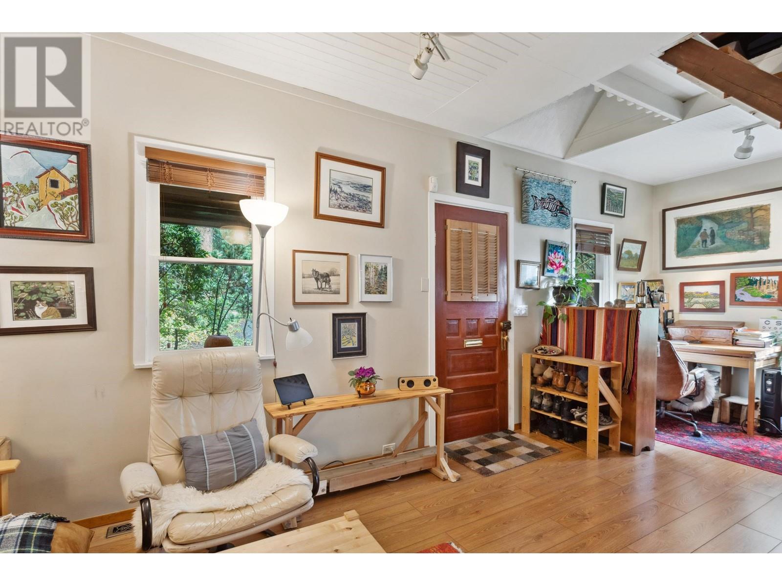 713 E ST. JAMES ROAD