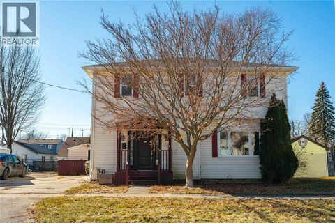 85 MAIN STREET Wallaceburg ON N8A2G7