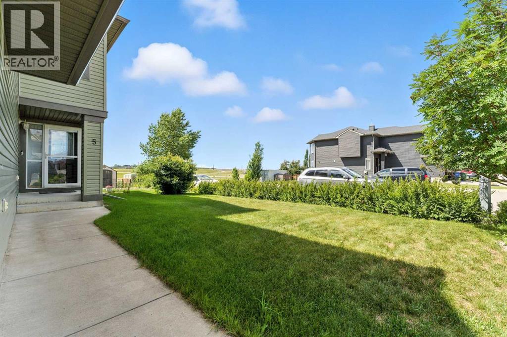 5 Bridlecrest Court SW