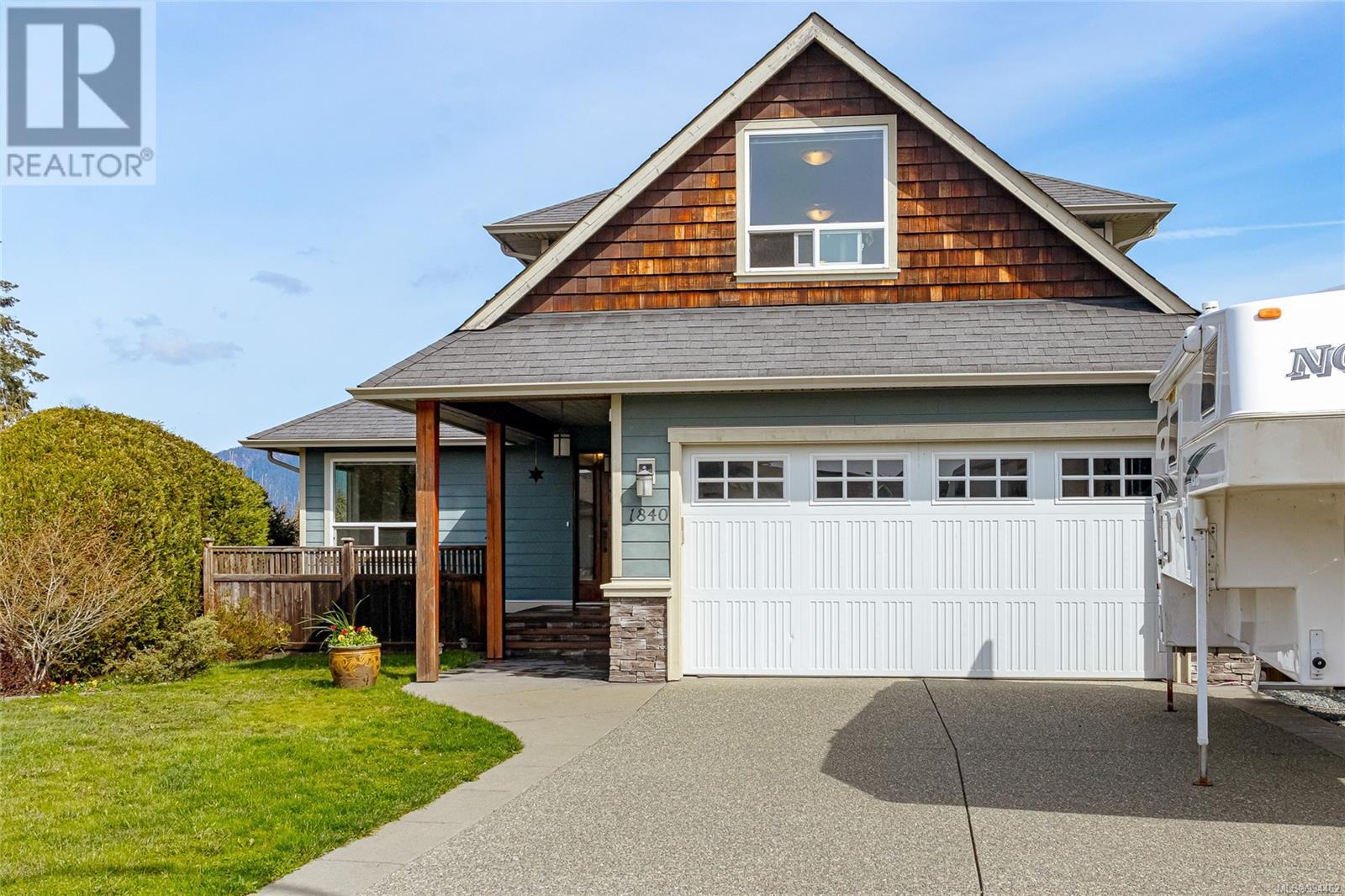 1840 Falcon Cres