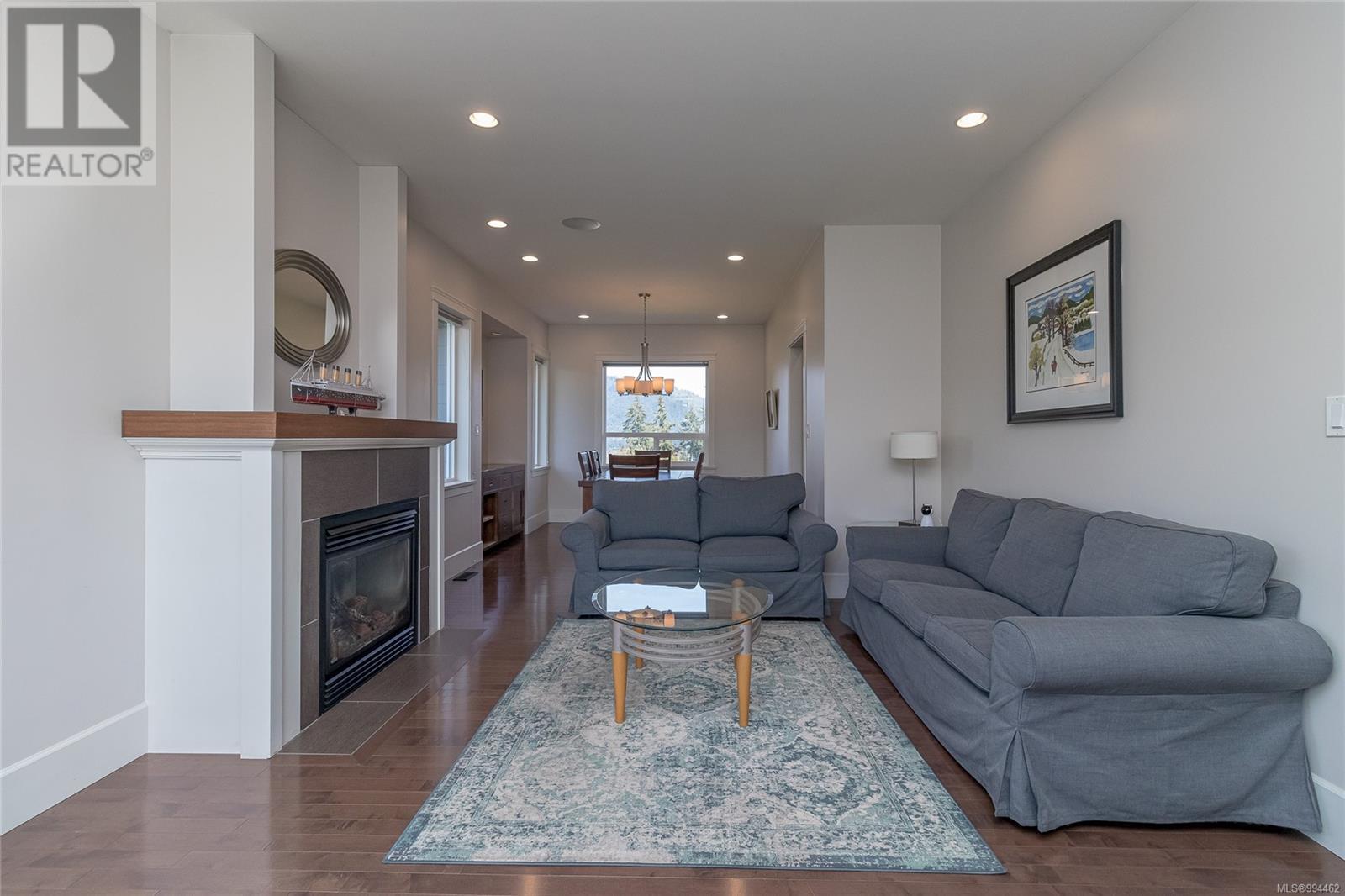 1840 Falcon Cres