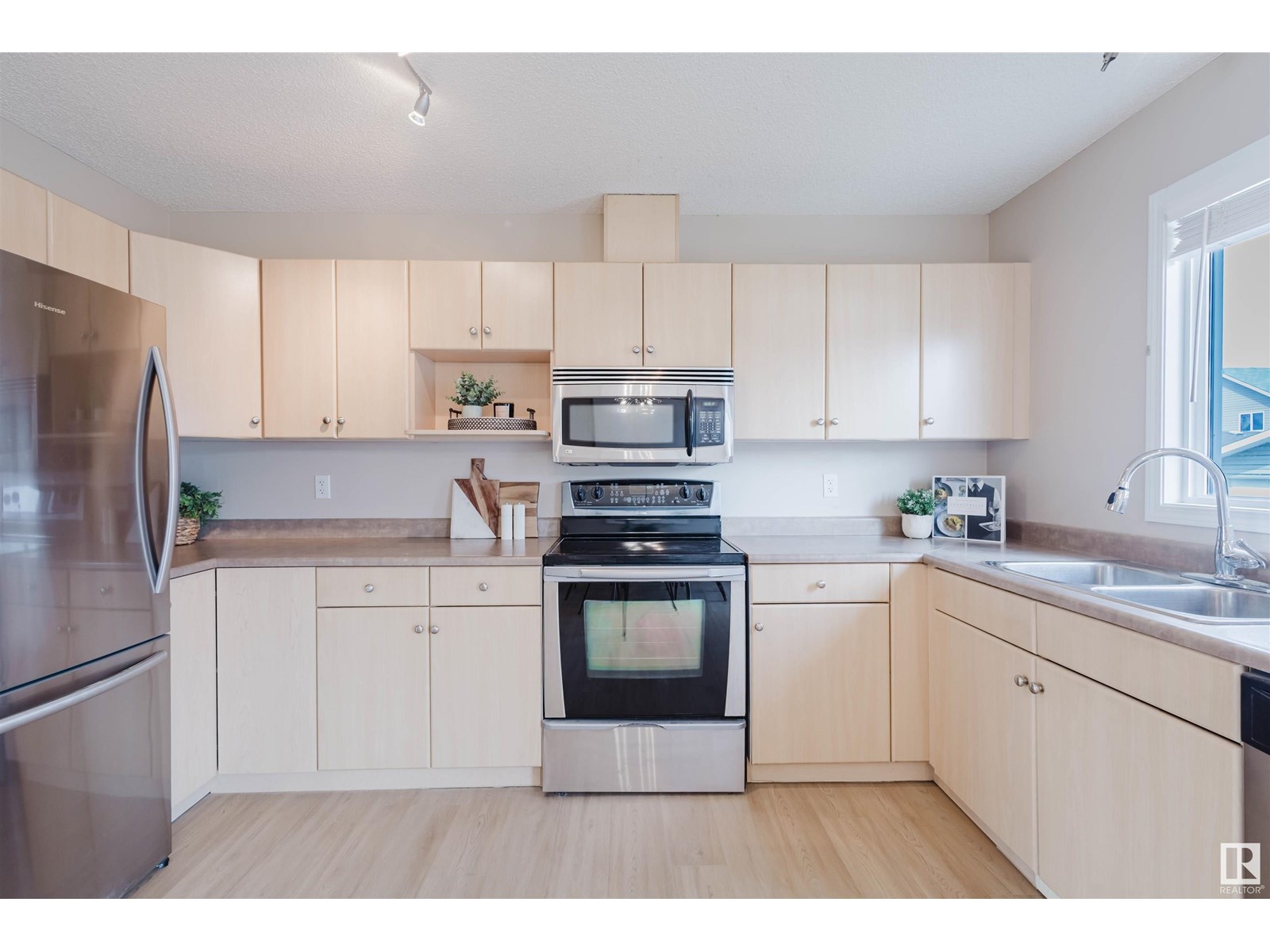 #80 2503 24 ST NW