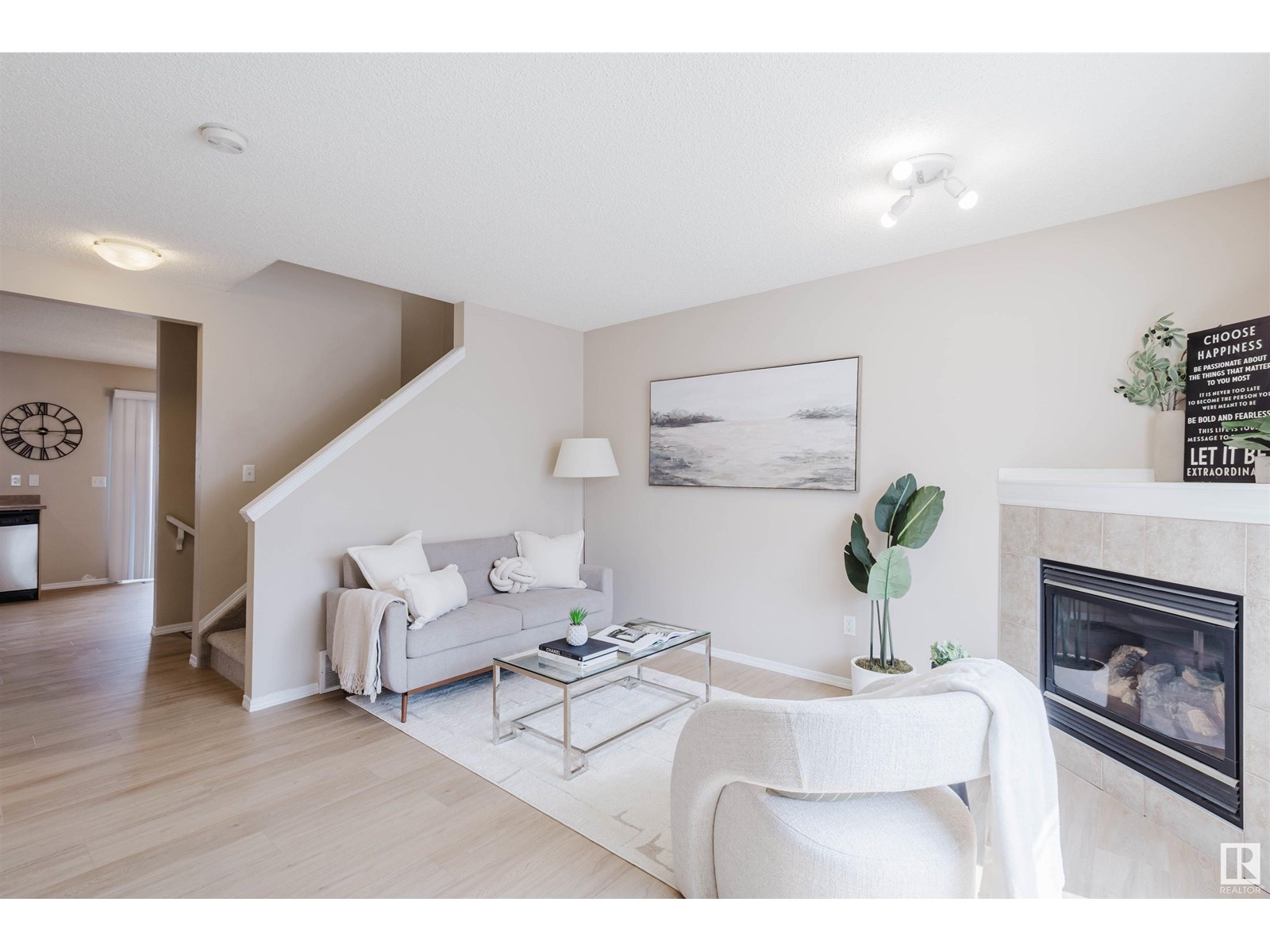 #80 2503 24 ST NW