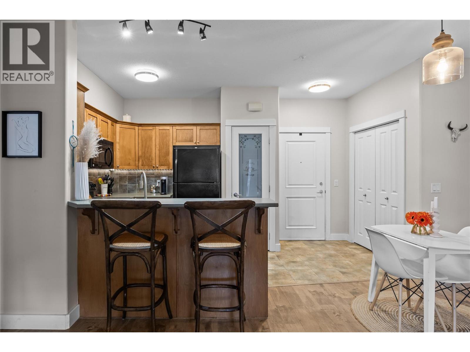 2551 Shoreline Drive Unit# 203