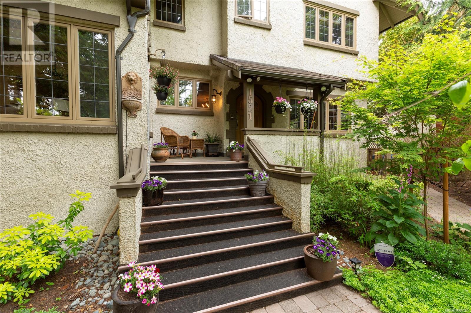 1521 Shasta Pl
