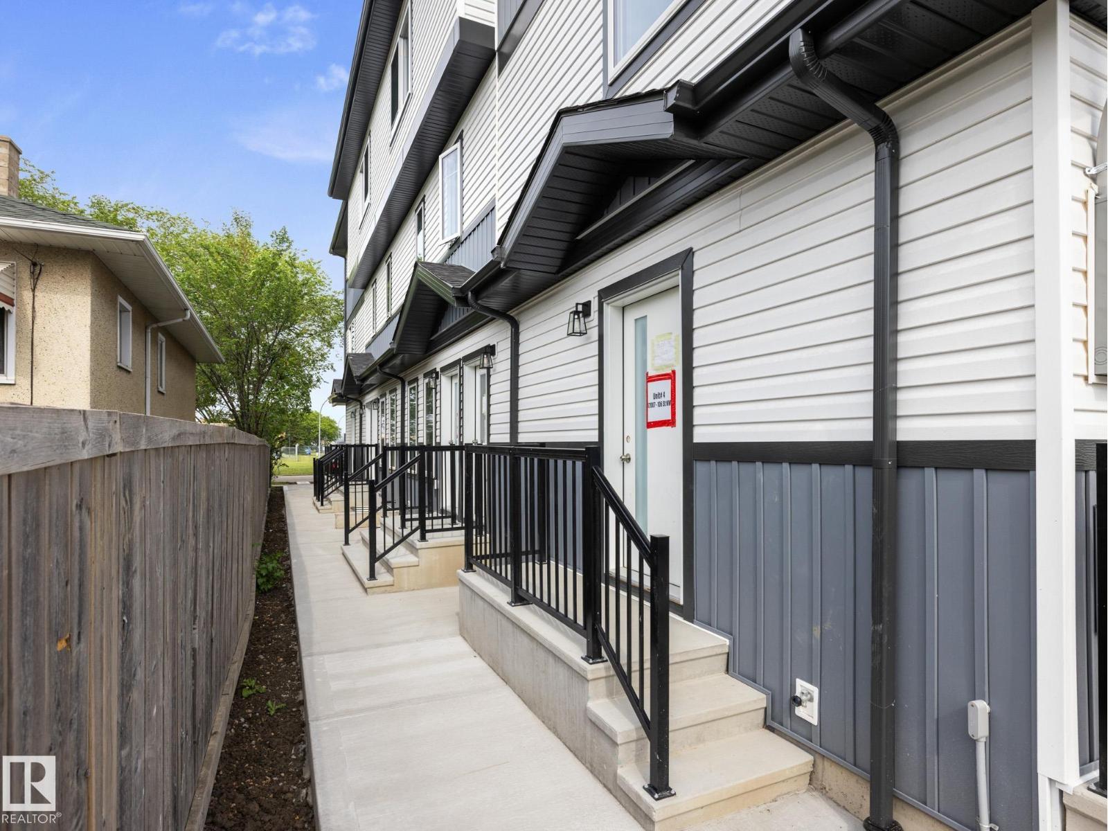12007 106 ST NW