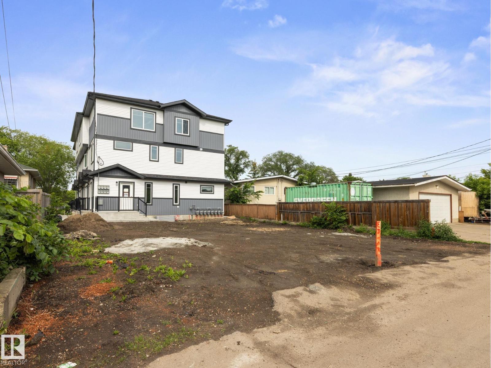 12007 106 ST NW