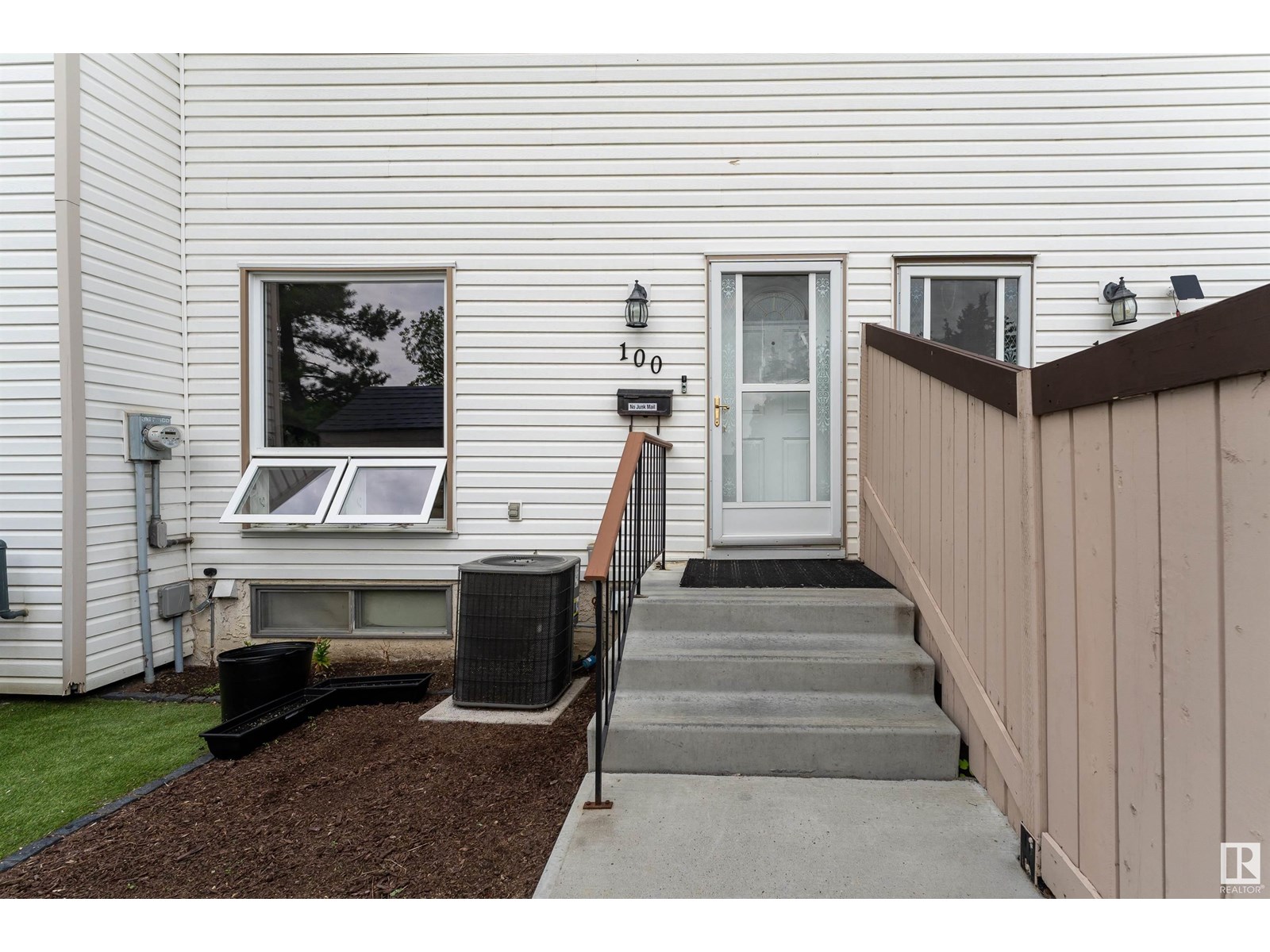 100 MARLBOROUGH PL NW