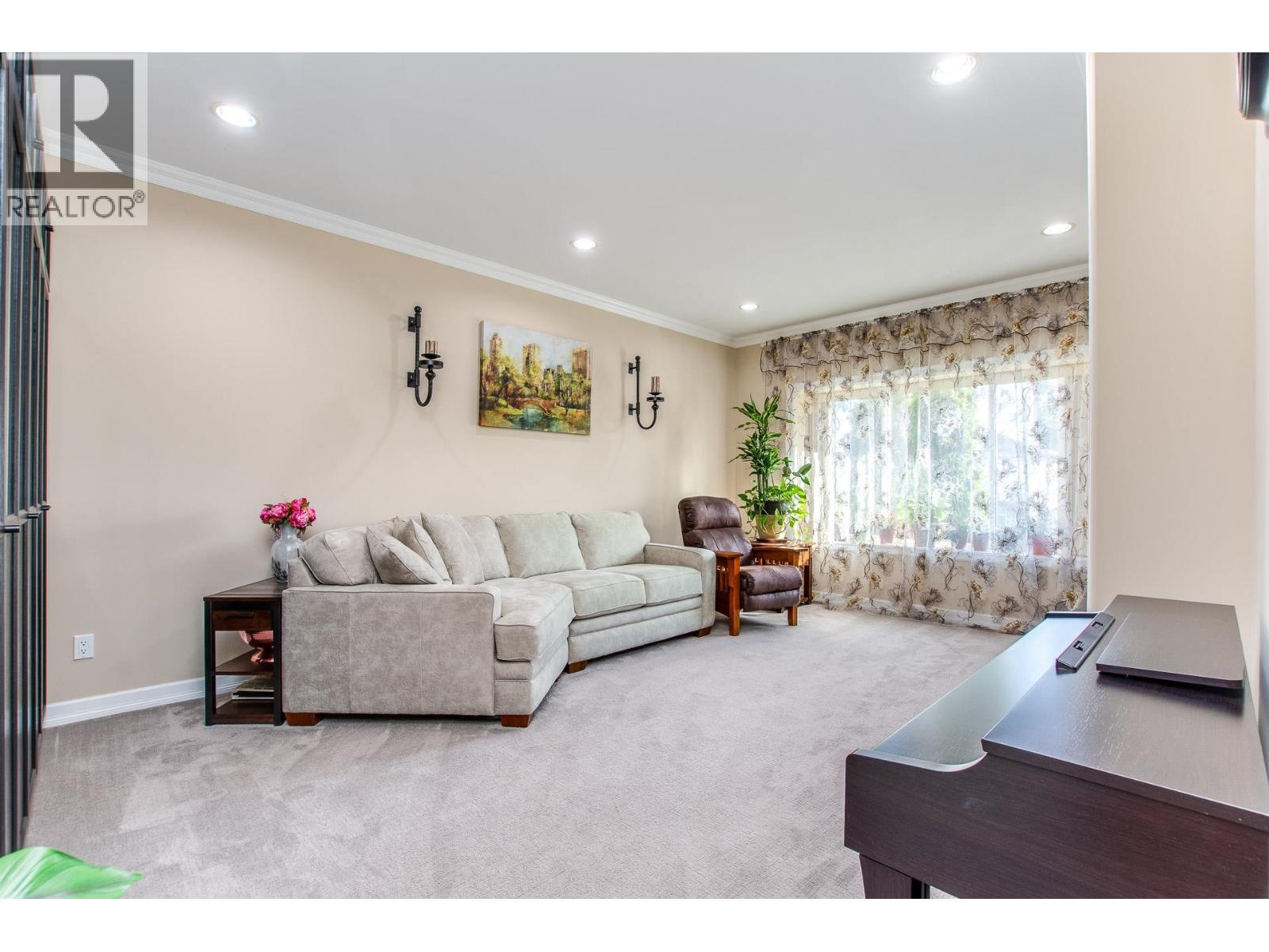 3339 WELLINGTON STREET