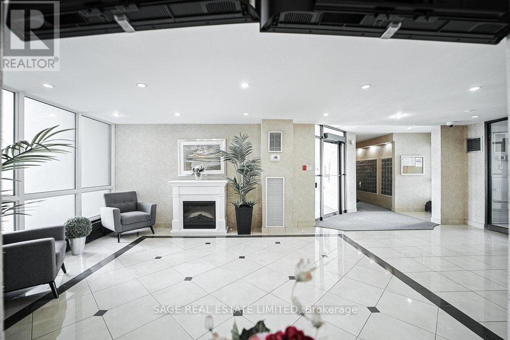 #1001 - 1515 LAKESHORE ROAD E