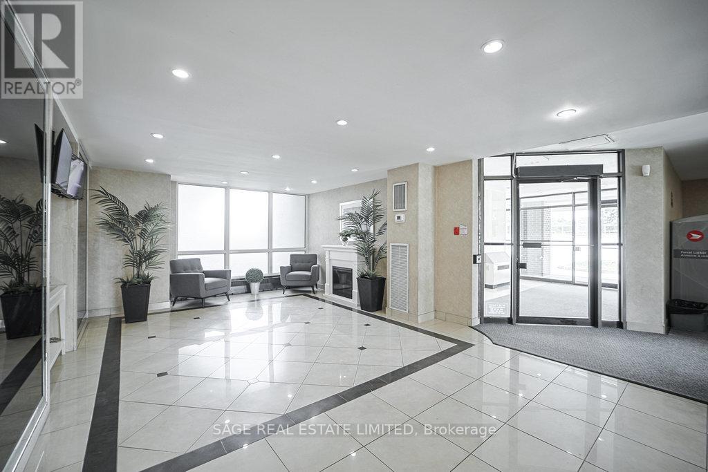 #1001 - 1515 LAKESHORE ROAD E