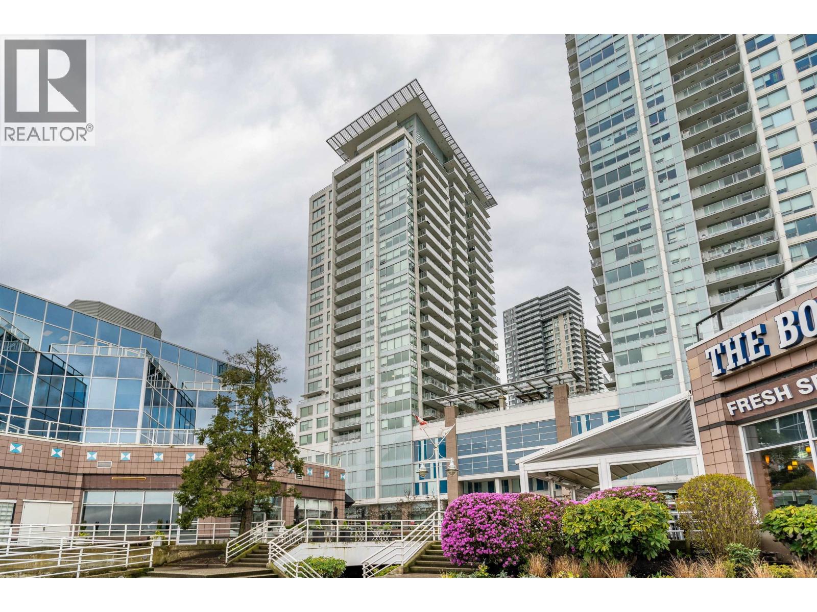 1310 988 QUAYSIDE DRIVE