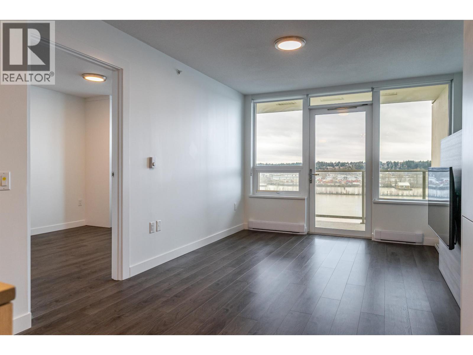 1310 988 QUAYSIDE DRIVE