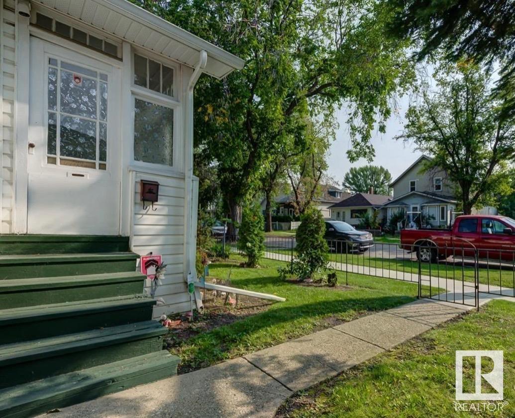 11230 96 ST NW