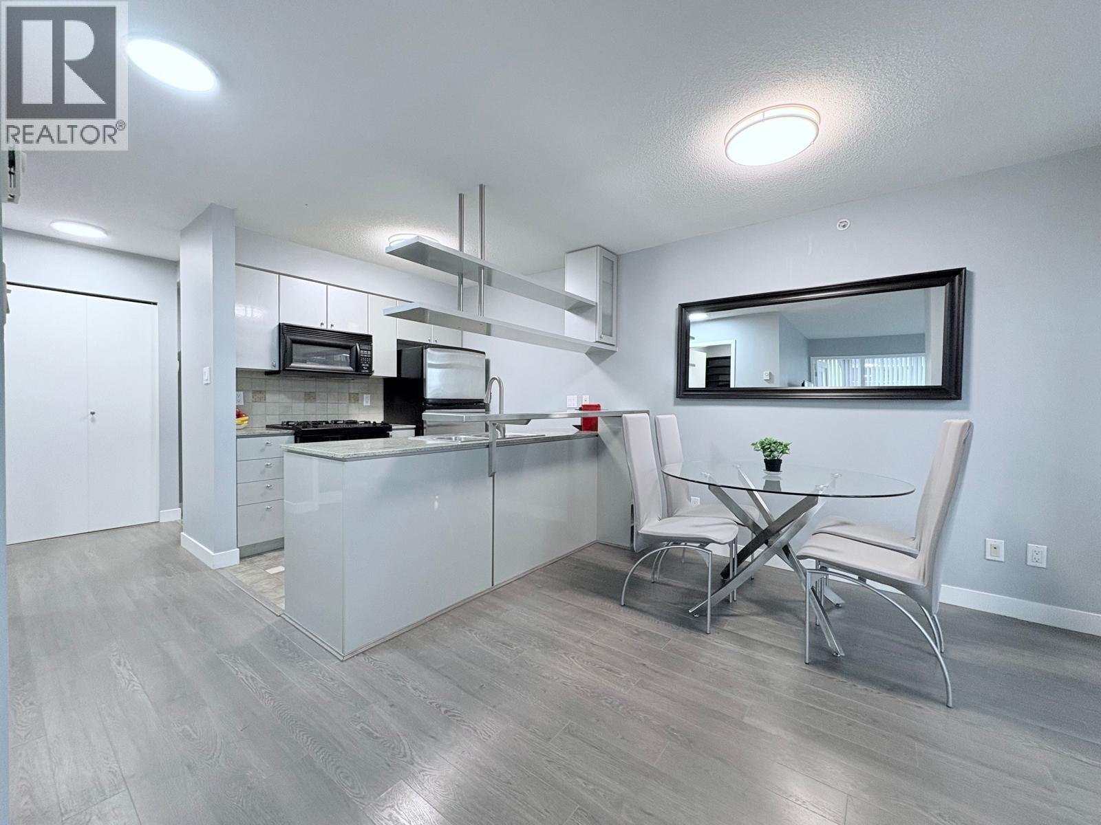 2706 1438 RICHARDS STREET