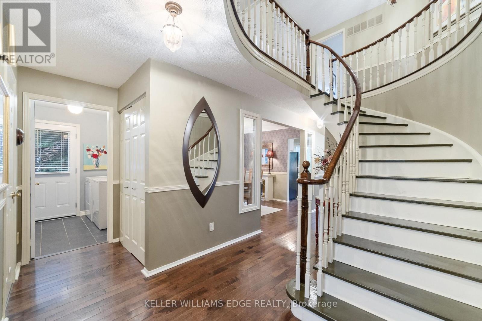 2095 FALLINGBROOK COURT