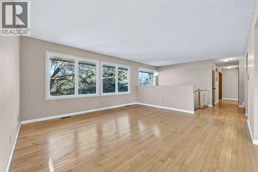 5315 Valiant Drive NW