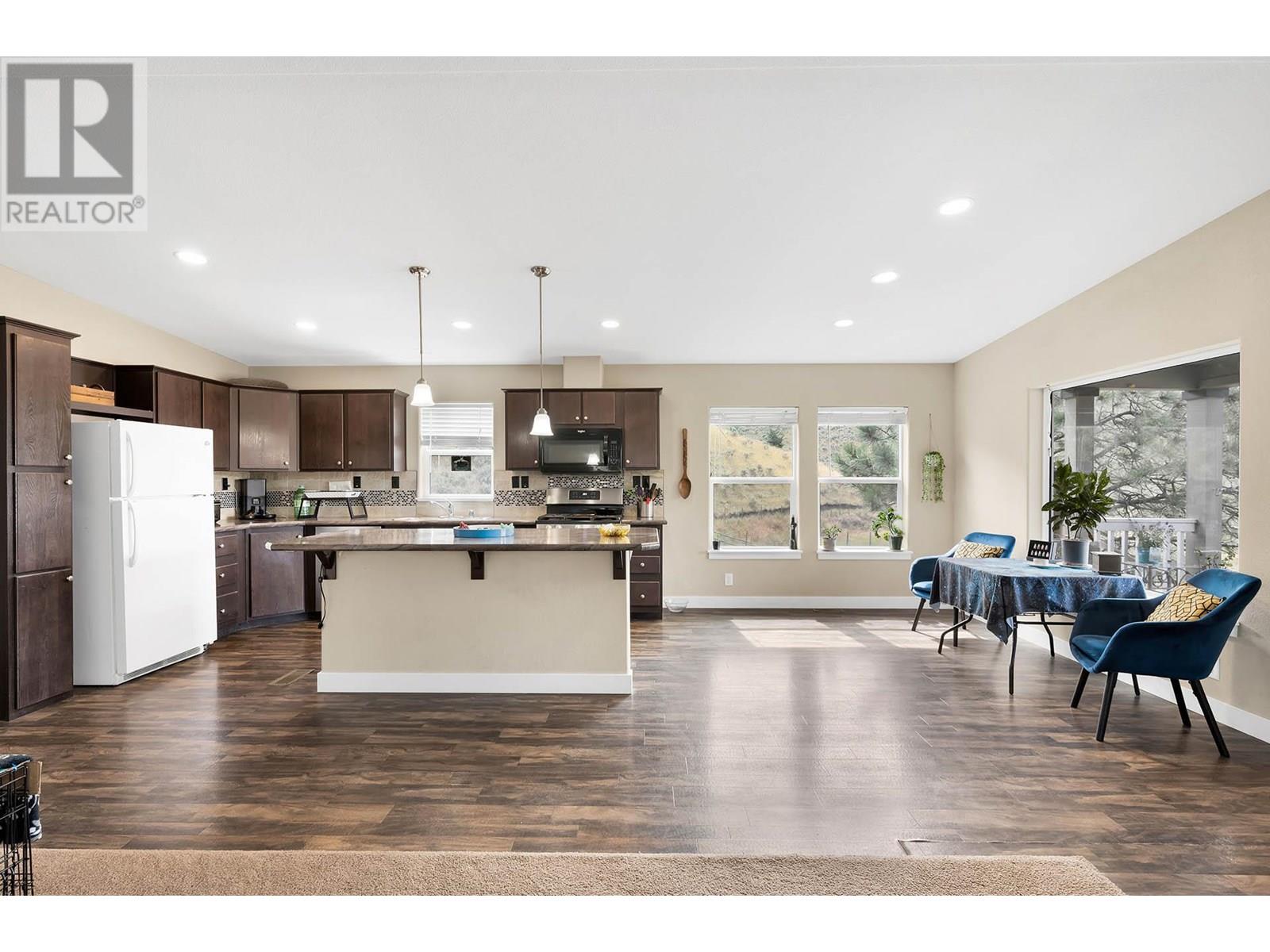 840 DEER Drive