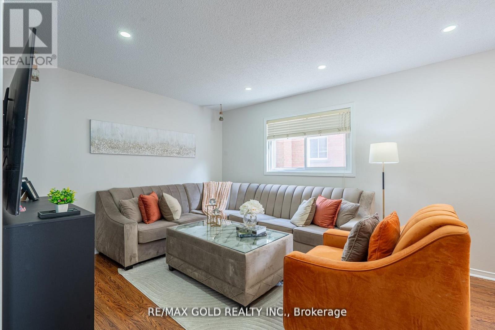 94 BIGHORN CRESCENT