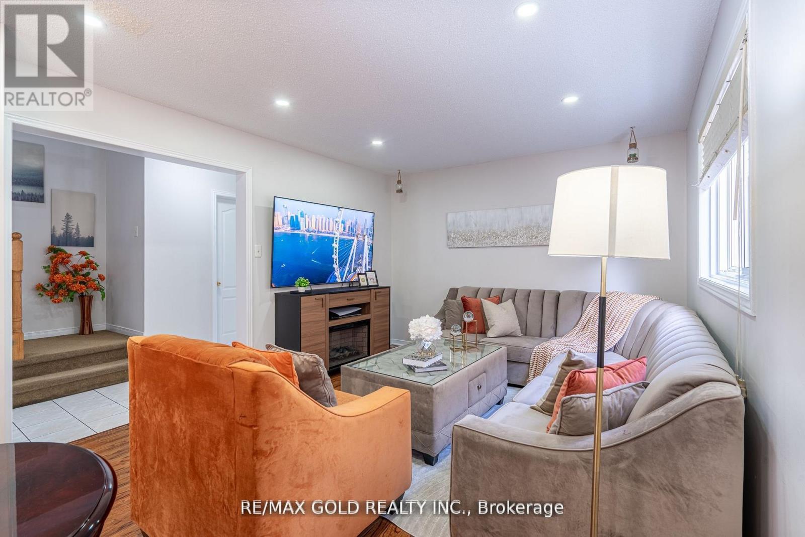 94 BIGHORN CRESCENT