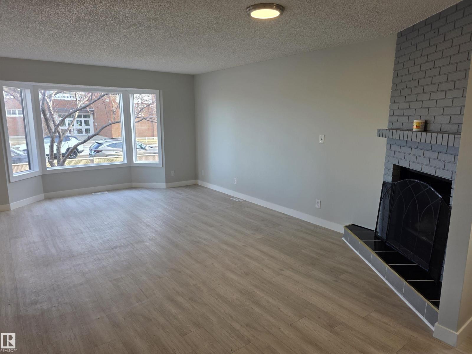 12430 85 ST NW