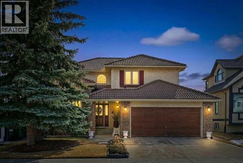 115 Strathaven Circle SW Calgary AB T3H2K8