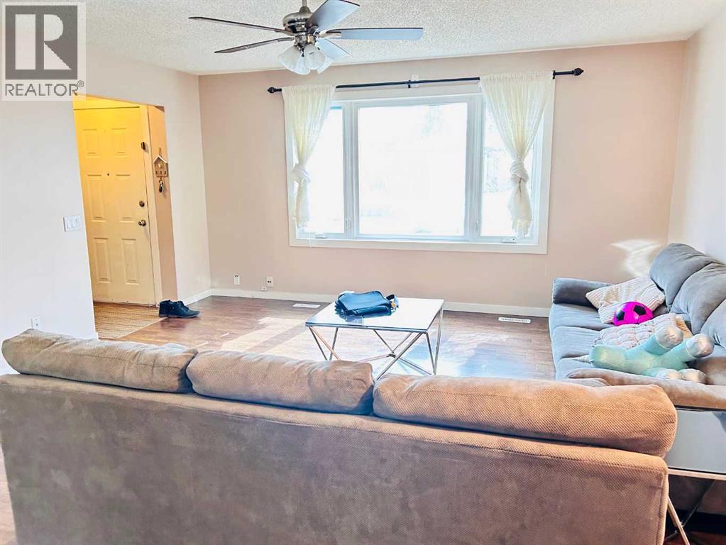 223 Pineland Place NE