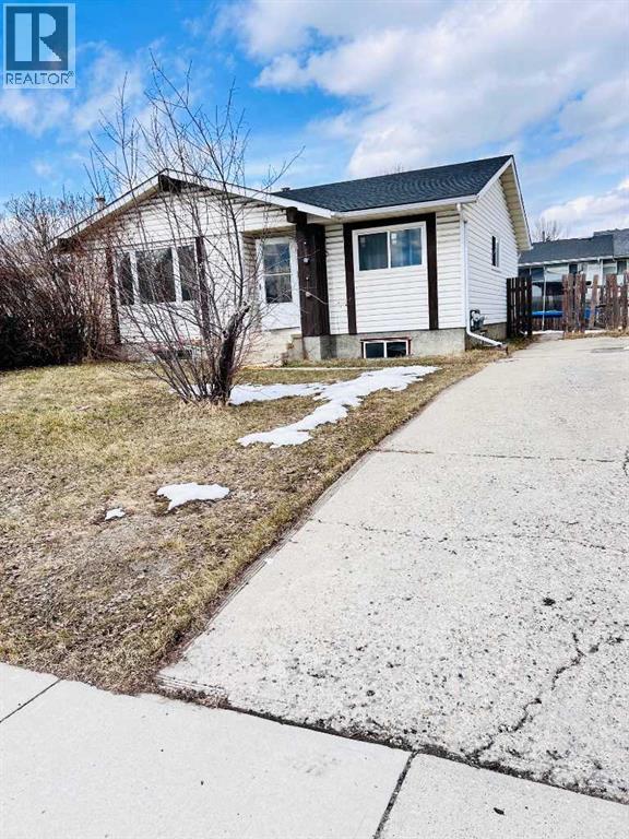 223 Pineland Place NE