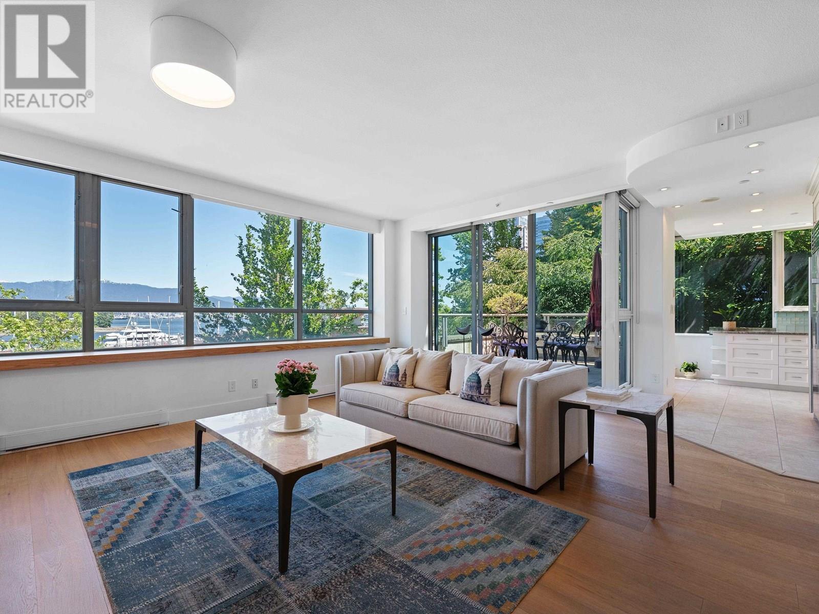 L302 1550 COAL HARBOUR QUAY