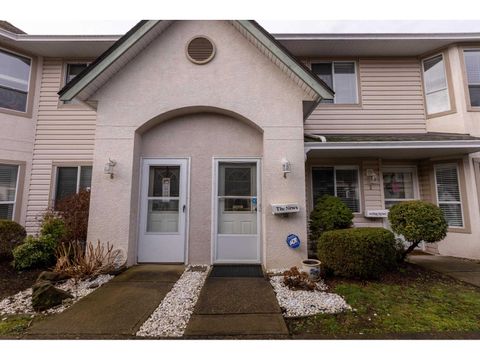 4 3380 GLADWIN ROAD Abbotsford BC V2S7G1