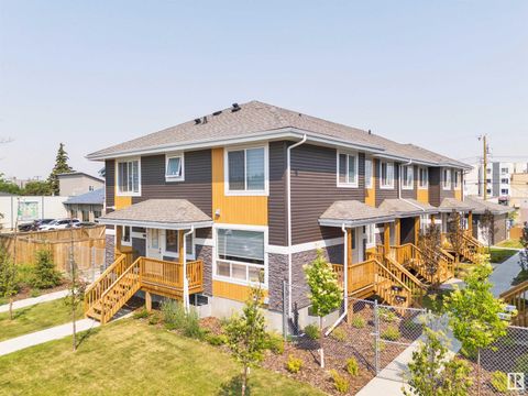 15822 100A AV NW Edmonton AB T5P0L8