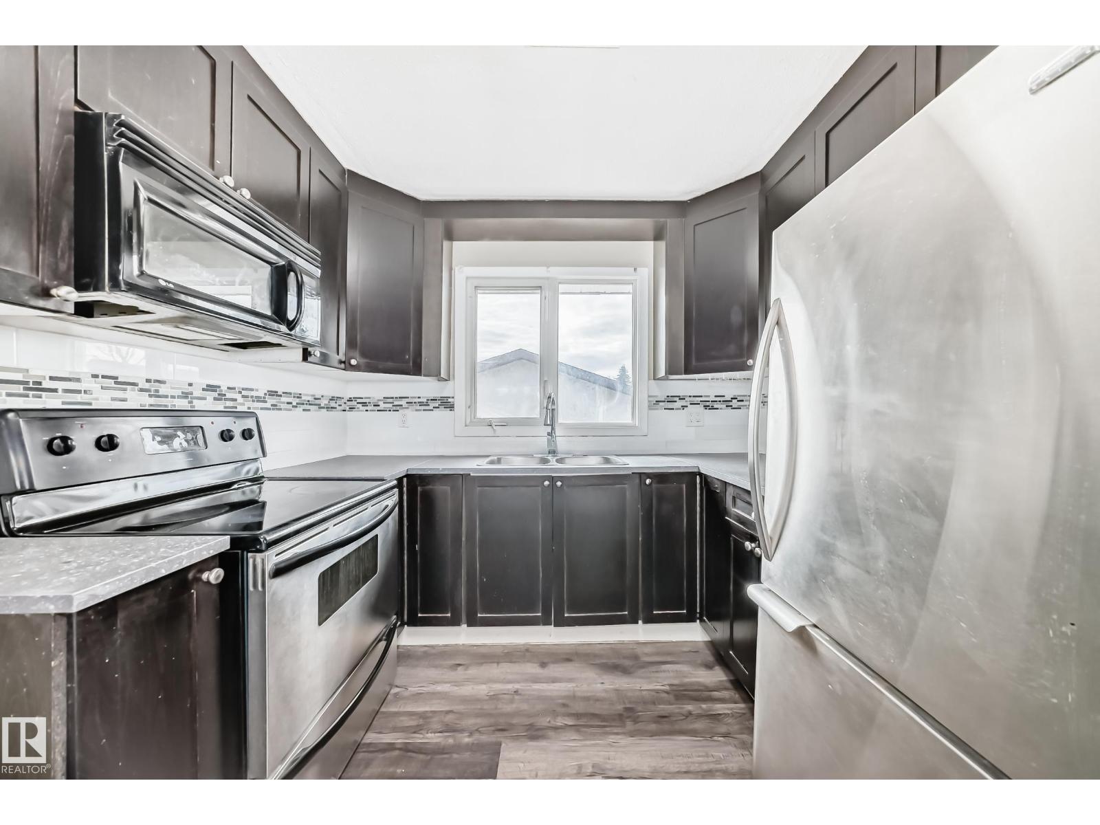 8615 42A AV NW