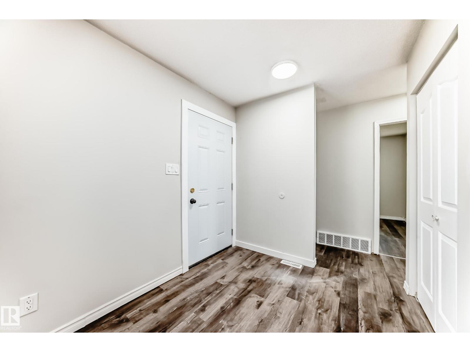 8615 42A AV NW