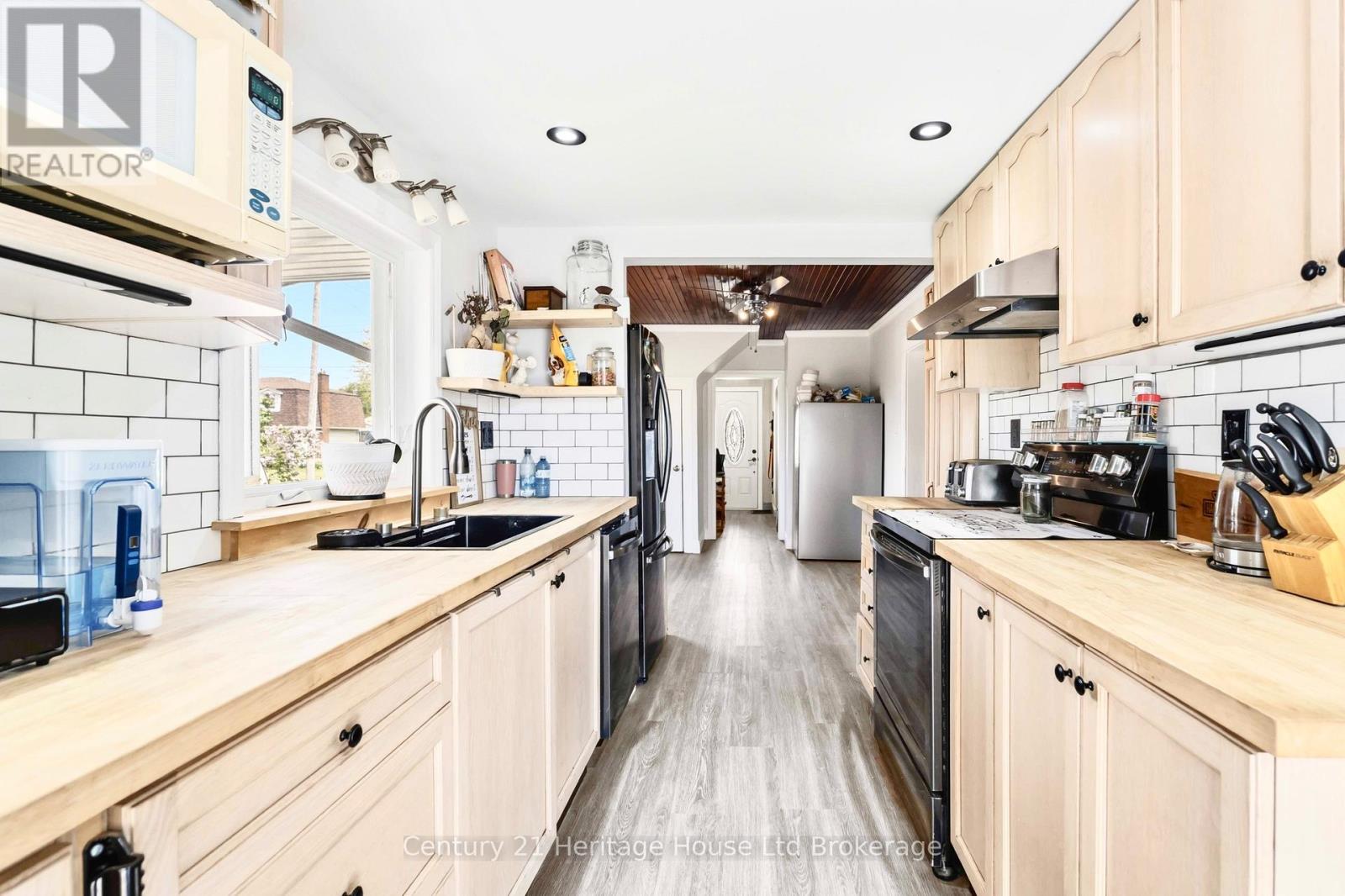 34 HUMBOLDT PARKWAY