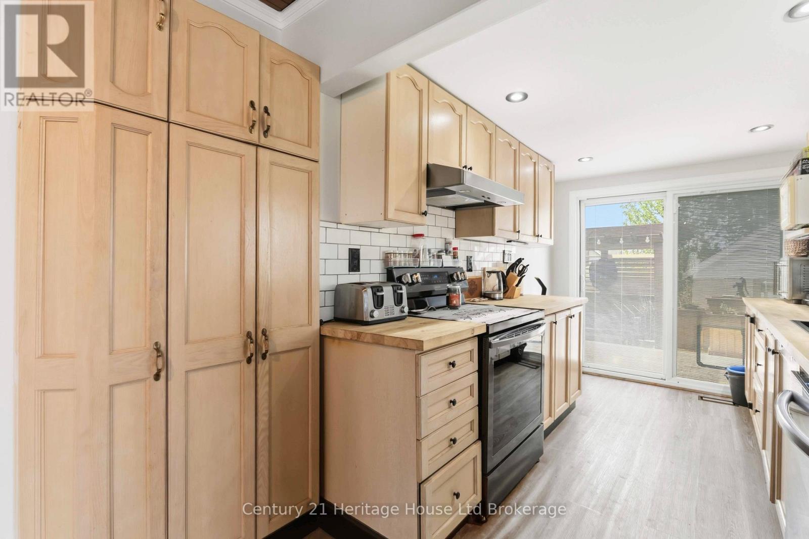 34 HUMBOLDT PARKWAY