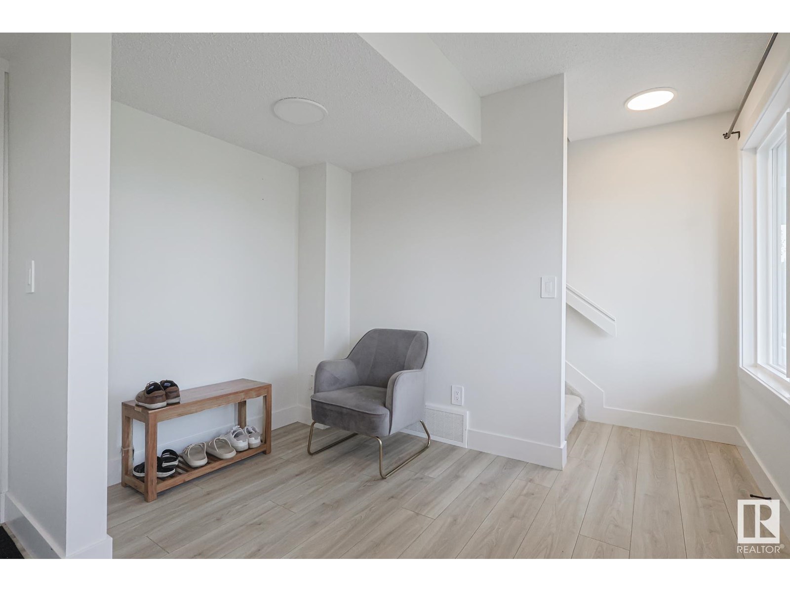 #72 16335 84 ST NW