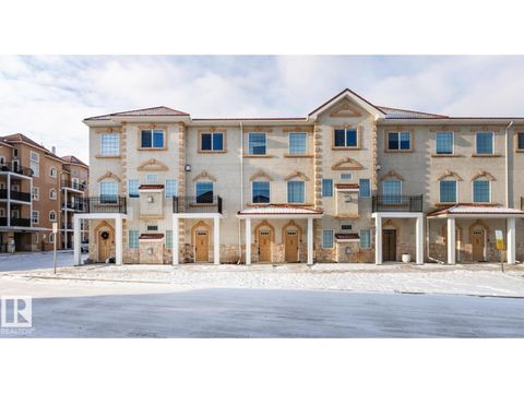 #39 13825 155 AV NW Edmonton AB T6V0B8