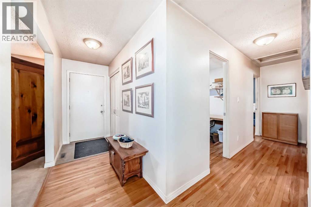 844 Lake Ontario Drive SE