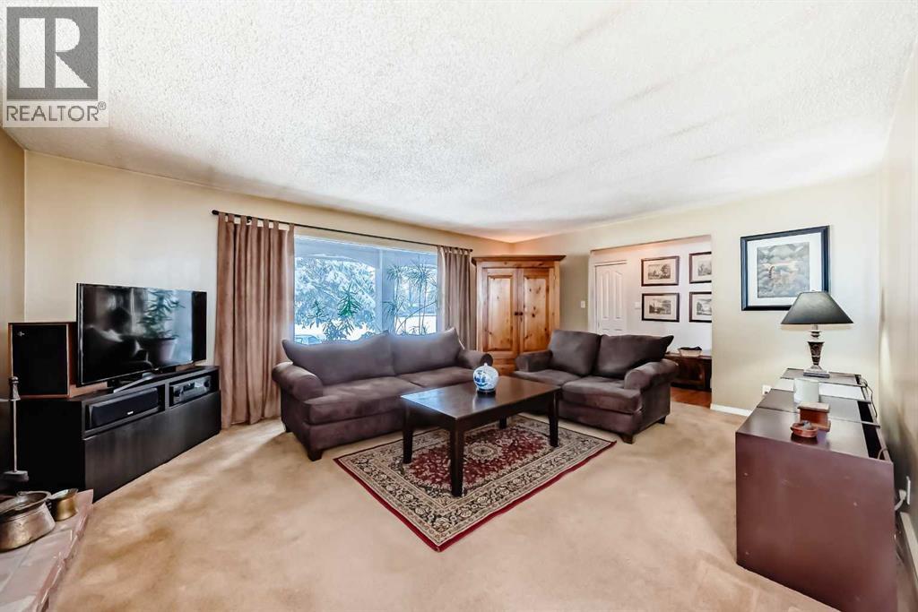 844 Lake Ontario Drive SE