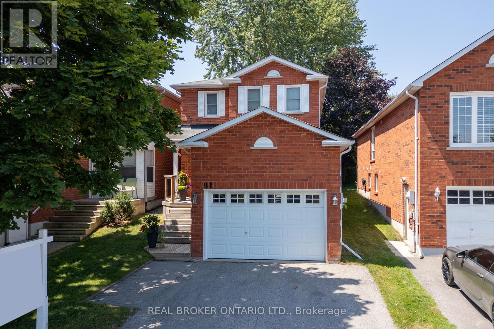 81 MCCRIMMON CRESCENT