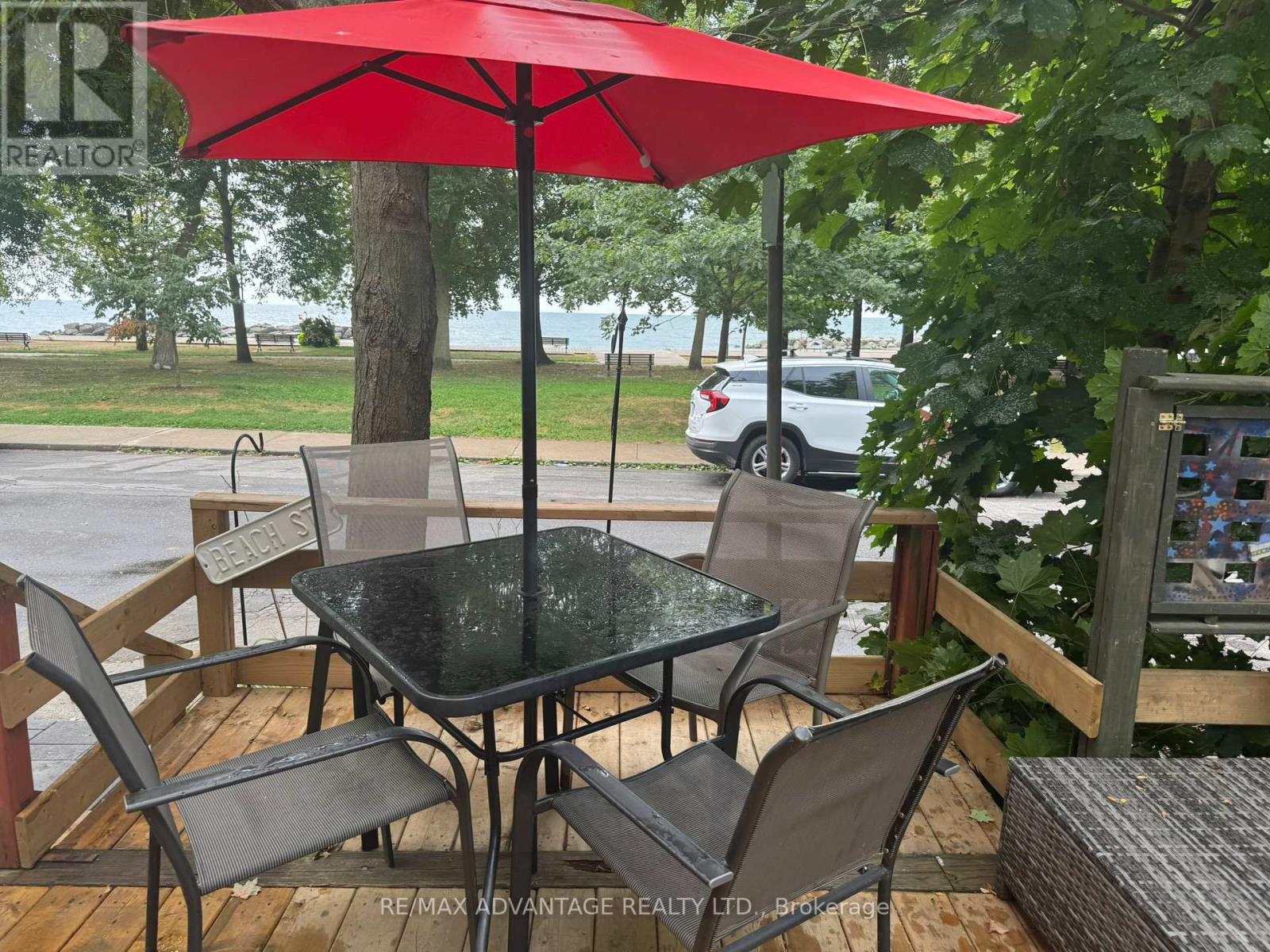 106 HUBBARD BOULEVARD