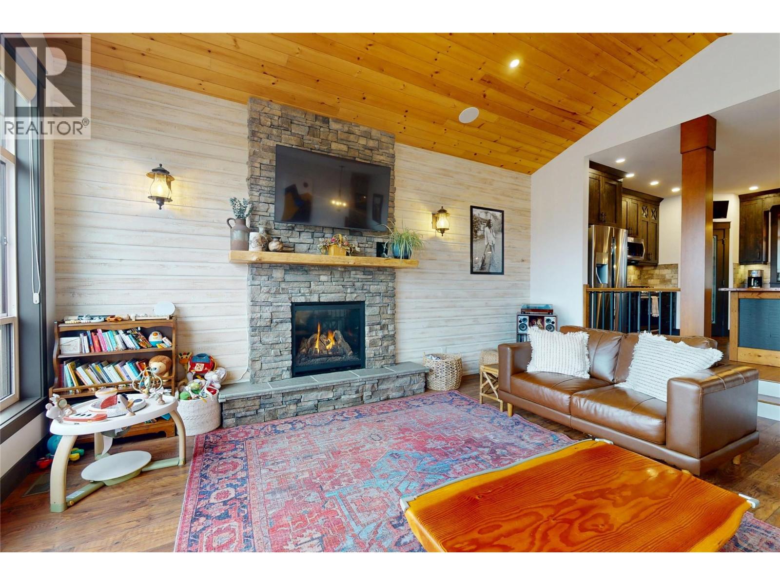 2058 Grandview Avenue