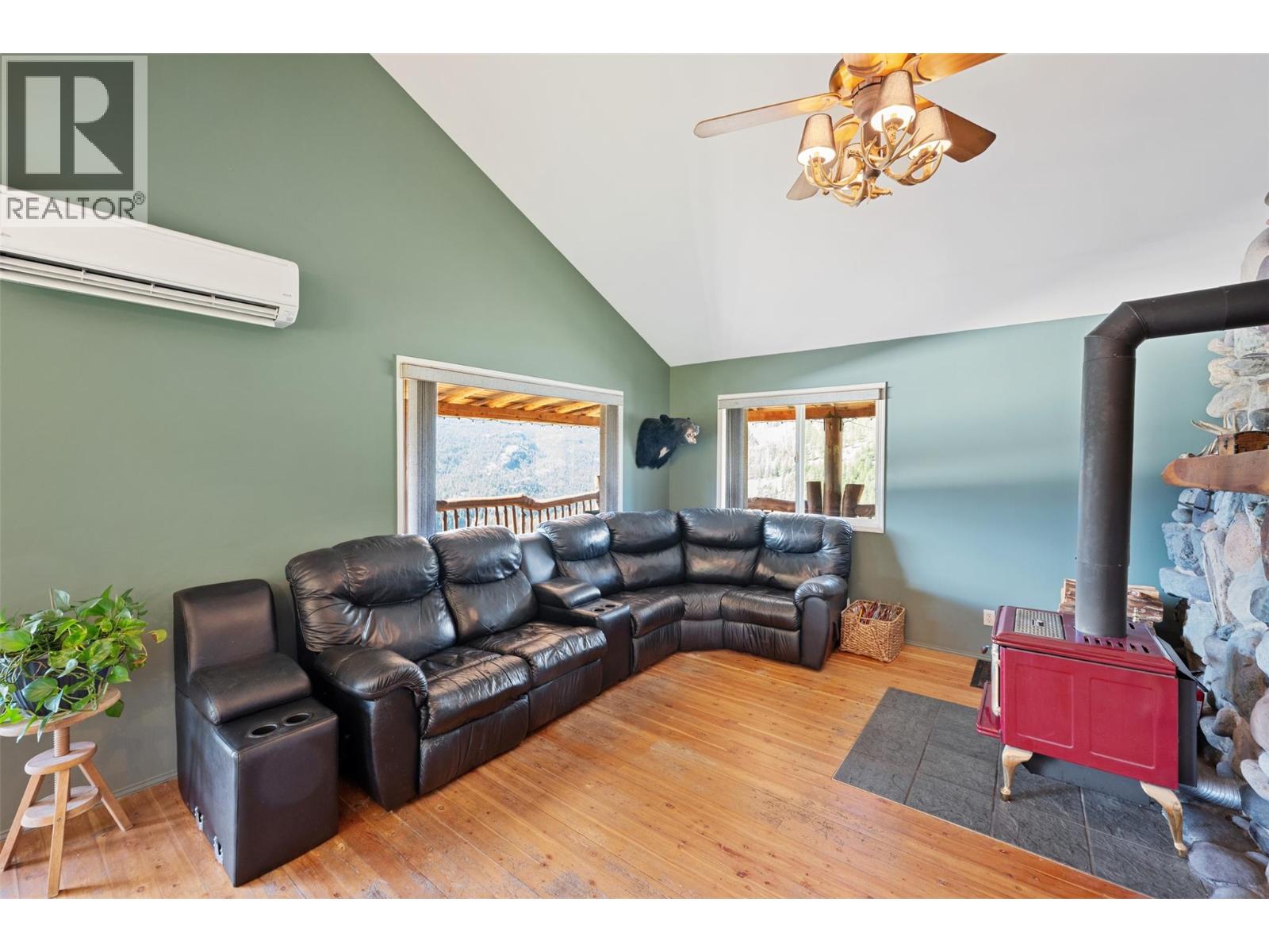 875 Sheep Creek Road