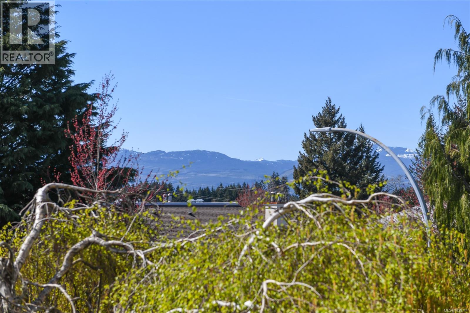 205 4692 Alderwood Pl