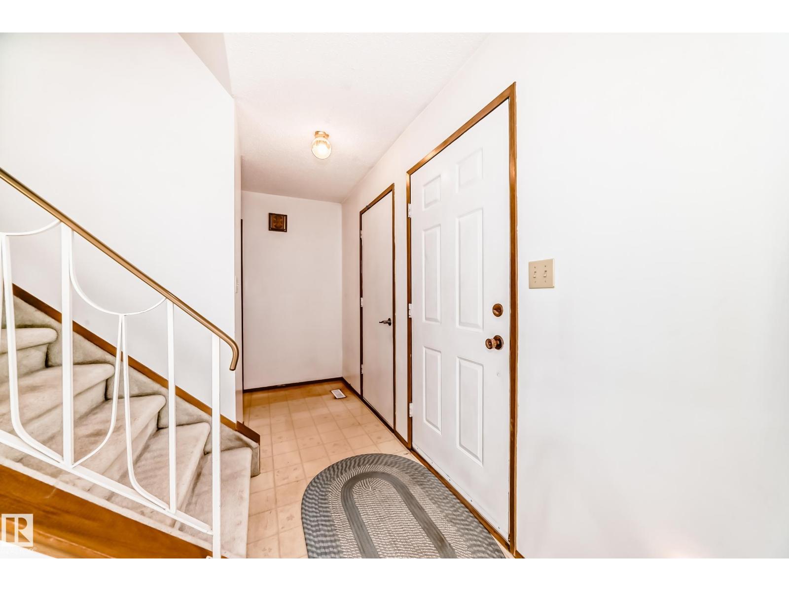 9528 189 ST NW