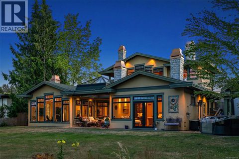 2751 Shoreline Dr View Royal BC V9B1M7