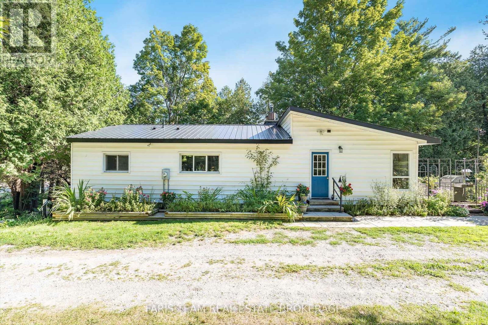 1983 HORSESHOE VALLEY ROAD W