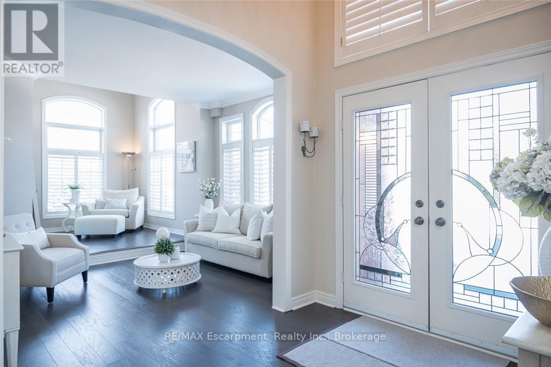 2454 LONGRIDGE CRESCENT